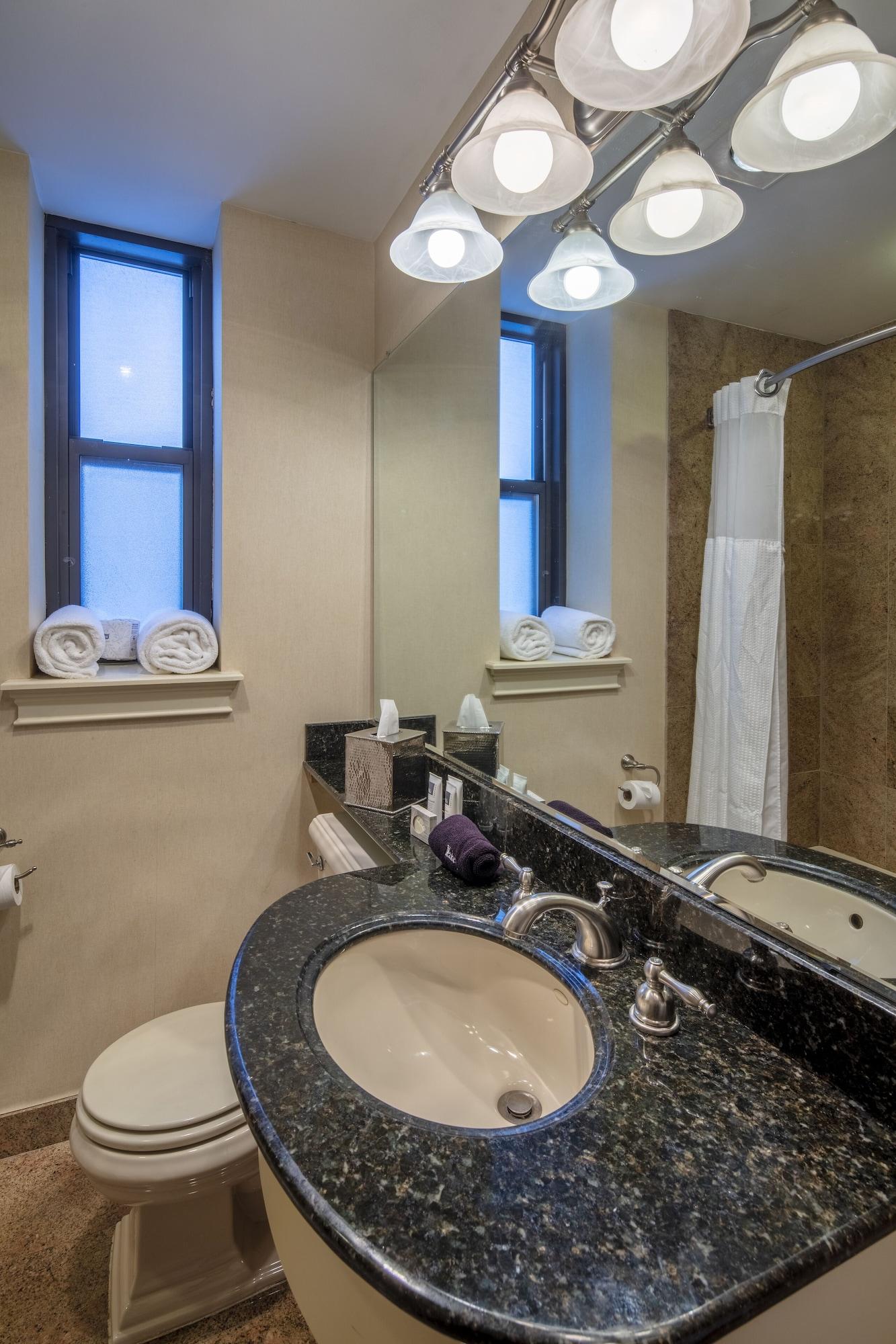 Collegian Hotel & Suites, Trademark Collection By Wyndham Syracuse Bagian luar foto